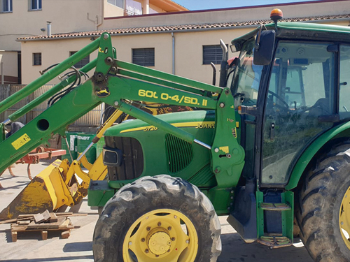 Tractor JOHN DEERE 5720