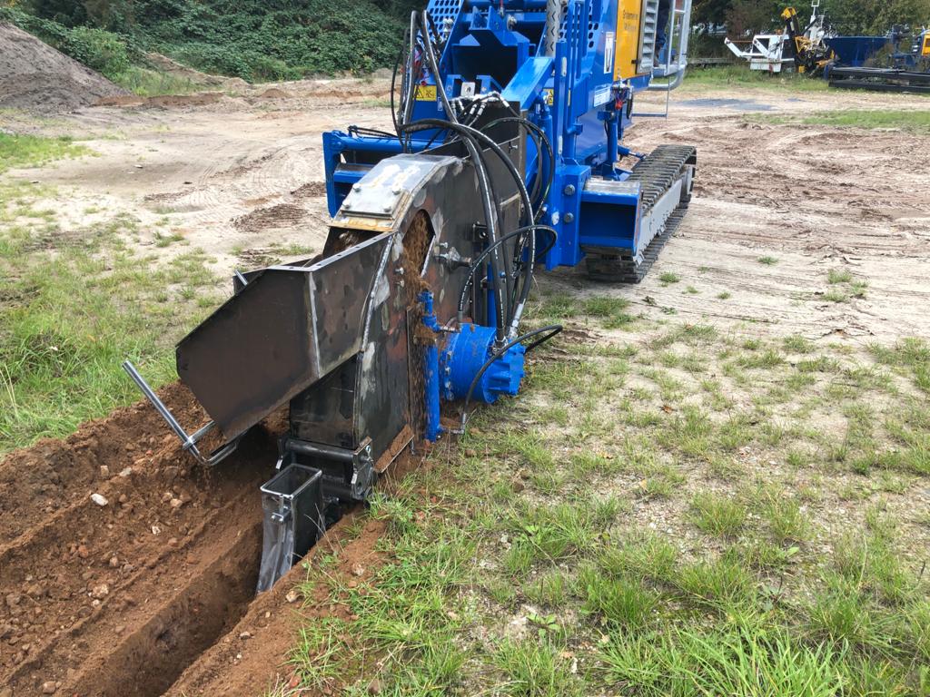 Zanjadora GM 140-H para fibra óptica LIBA Oxce