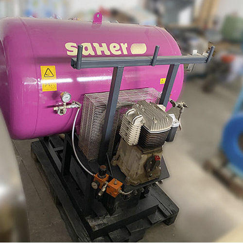 7.4 Segunda mano, usado, ocasión. Compresor SAHER suspendido de 600 l. Cabezal nuevo. Reparado, como nuevo