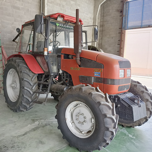 Segunda mano Tractor BELARUS 1221.3, ocasión, usado