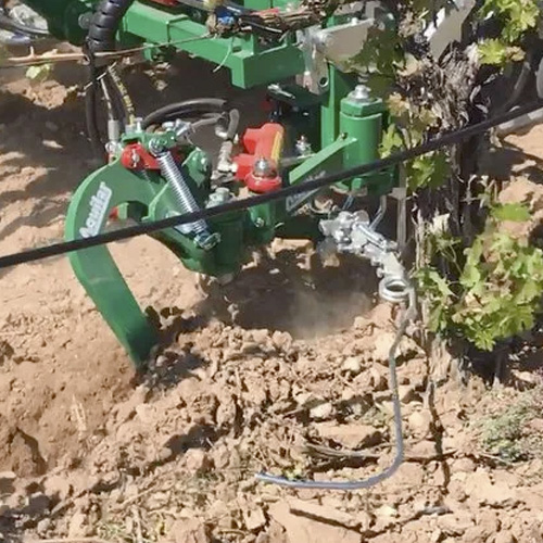 Intercepas hidráulicos AGUILAR  IH-350, modelo con vertedera y cuchilla limpiadora