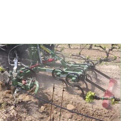 1.5.2a Porta Intercepas AGUILAR PIDT-IH 1829-2135, modelo equipado con reja binadora y vibrocultivador abatible