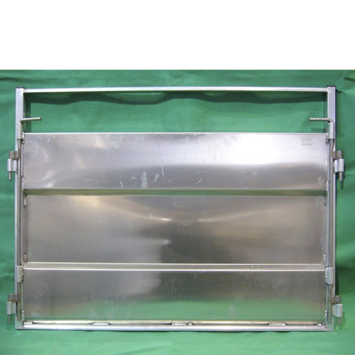 10.3a Puerta para corral C. MOLAS con doble bisagra que permite abrir hacia los dos lados. Fabricación a medida