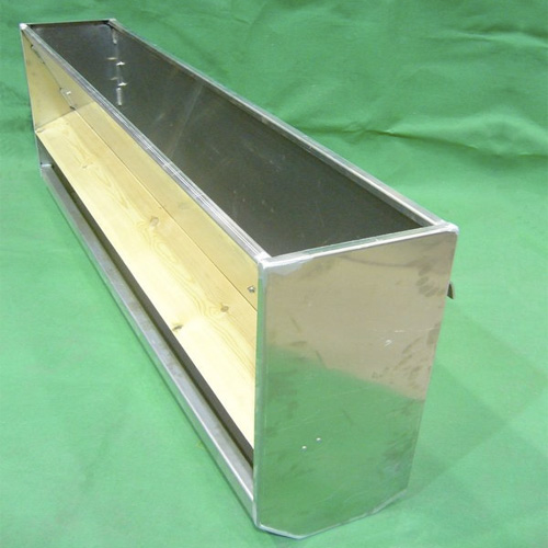 10.4a Comederos de aluminio C. MOLAS para pienso. Fabricación a medida. Los soportes para fijar en la pared con varias posiciones también se pueden fabricar a medida