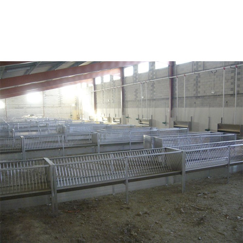 10.5a Comederos de aluminio C. MOLAS para paja. Fabricación a medida