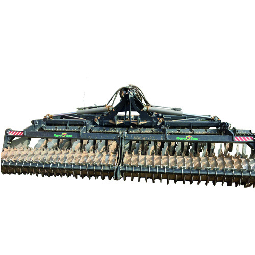 17.3 Grada rápida AGROTRON ATHL de 4,5 m con rodillo packer de segunda mano, 3.000 kg, discos de 510, en muy buen estado, ocasión, usado