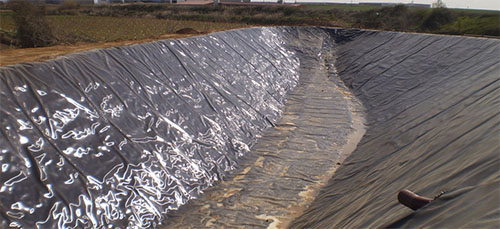 Impermeabilización de balsas para agua y purín, canales 