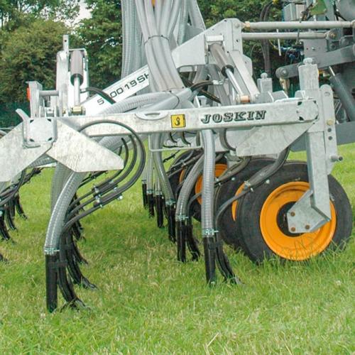 Aplicador de purín de 3 hileras de dientes flexibles Terraflex 3 JOSKIN